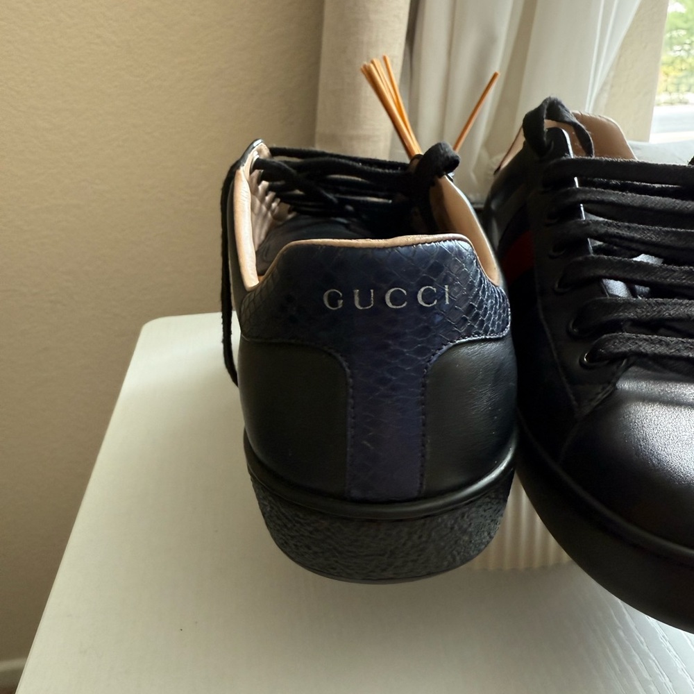 Gucci Black and Red Sneakers with Gold Bee - Picture 9 of 10